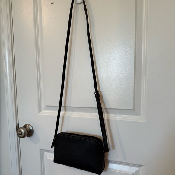 Universal Thread Crossbody Bag - Picture 2 of 4